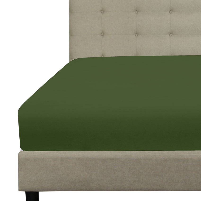 Royale Linens Fitted Sheet - Brushed Hotel Quality 1800 Soft Wrinkle & Fade Resistant - Bottom Sheet - Deep Pocket Stretches Up to 16" - Fitted Sheet Only - Elastic Sheet ( Hunter Green)