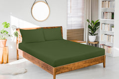 Royale Linens Fitted Sheet - Brushed Hotel Quality 1800 Soft Wrinkle & Fade Resistant - Bottom Sheet - Deep Pocket Stretches Up to 16" - Fitted Sheet Only - Elastic Sheet ( Hunter Green)