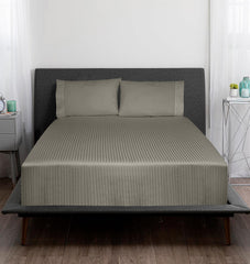 ROYALE LINENS 300 Thread Count 100% Long Staple Combed Cotton Printed Sheet Set - 4 Piece Bed Sheet - 1 Fitted Sheet, 1 Flat Sheet, 2 Pillow case - Cool & Crisp Sheet Set ( Stripe Silver)