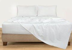 ROYALE LINENS 300 Thread Count 100% Long Staple Combed Cotton Sheet Set - 4 Piece Bed Sheet 1 Fitted Sheet, 1 Flat Sheet, 2 Pillow Cases -Breathable Cool & Crisp Percale Sheet Set ( White)