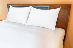 ROYALE LINENS Pillows Size Set of 2 - Bed Pillows for Sleeping - Cooling Pillow for Back, Stomach or Side Sleepers - Down Alternative Pillows - Soft Hotel Quality ( Pack of 2)